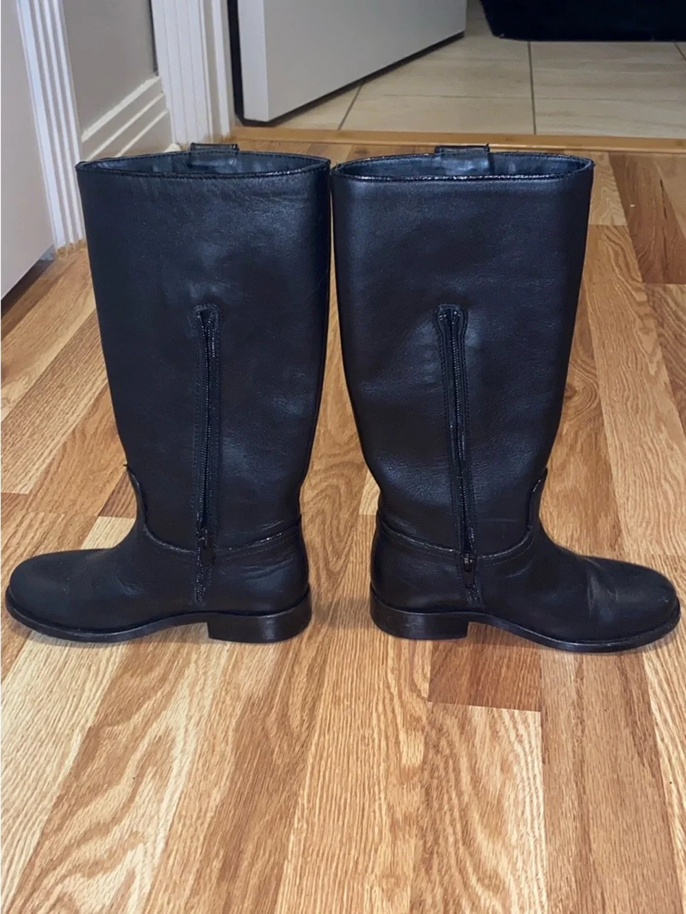 Gucci kids Black Leather Mid-Calf Boots with Gold G Logo Accent